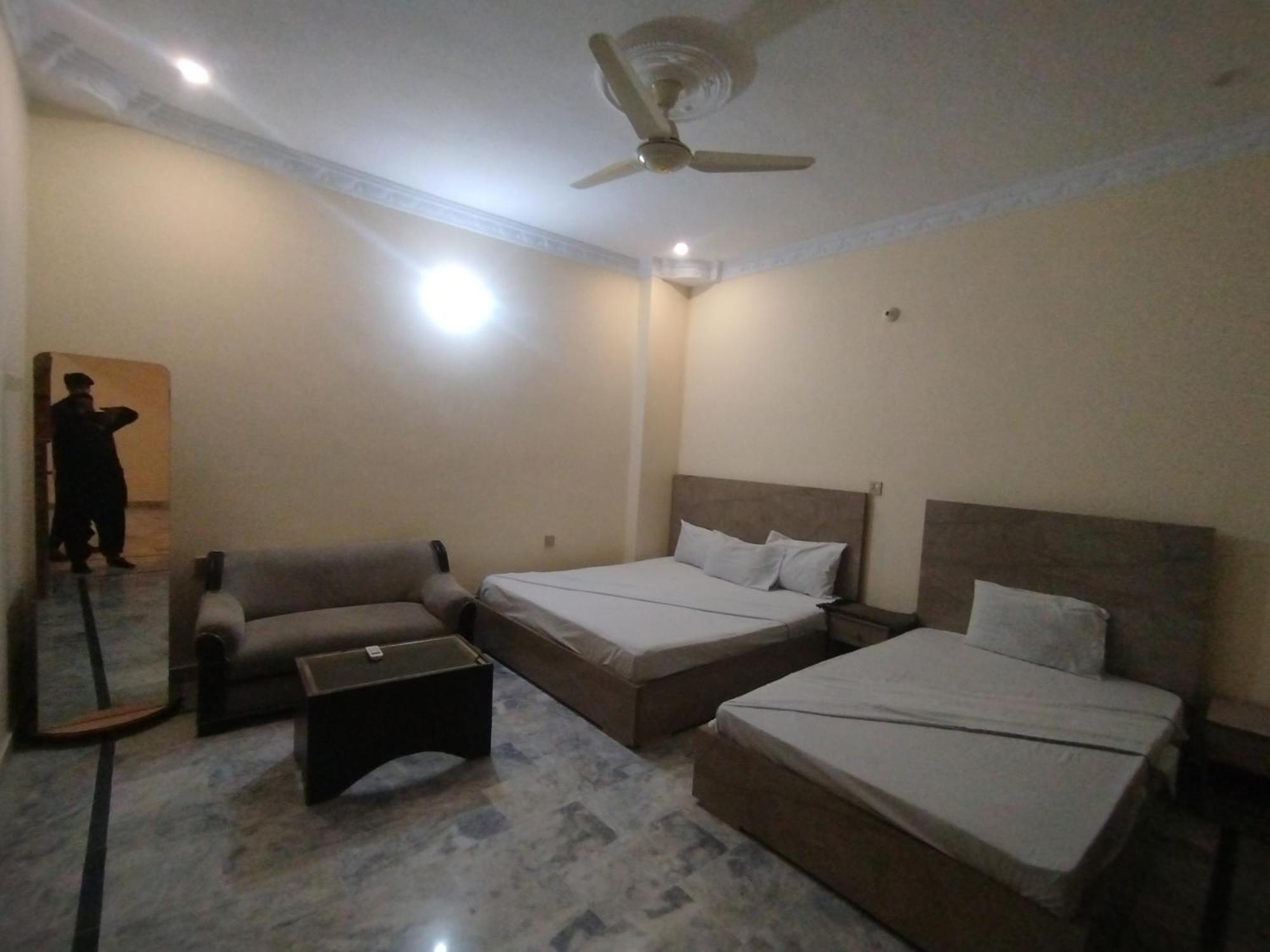 Hotel Crown Plaza, Near Karachi Airport, Darul Sehat Hospital, Dow, Agha Khan And Liaqat Hospital Eksteriør billede