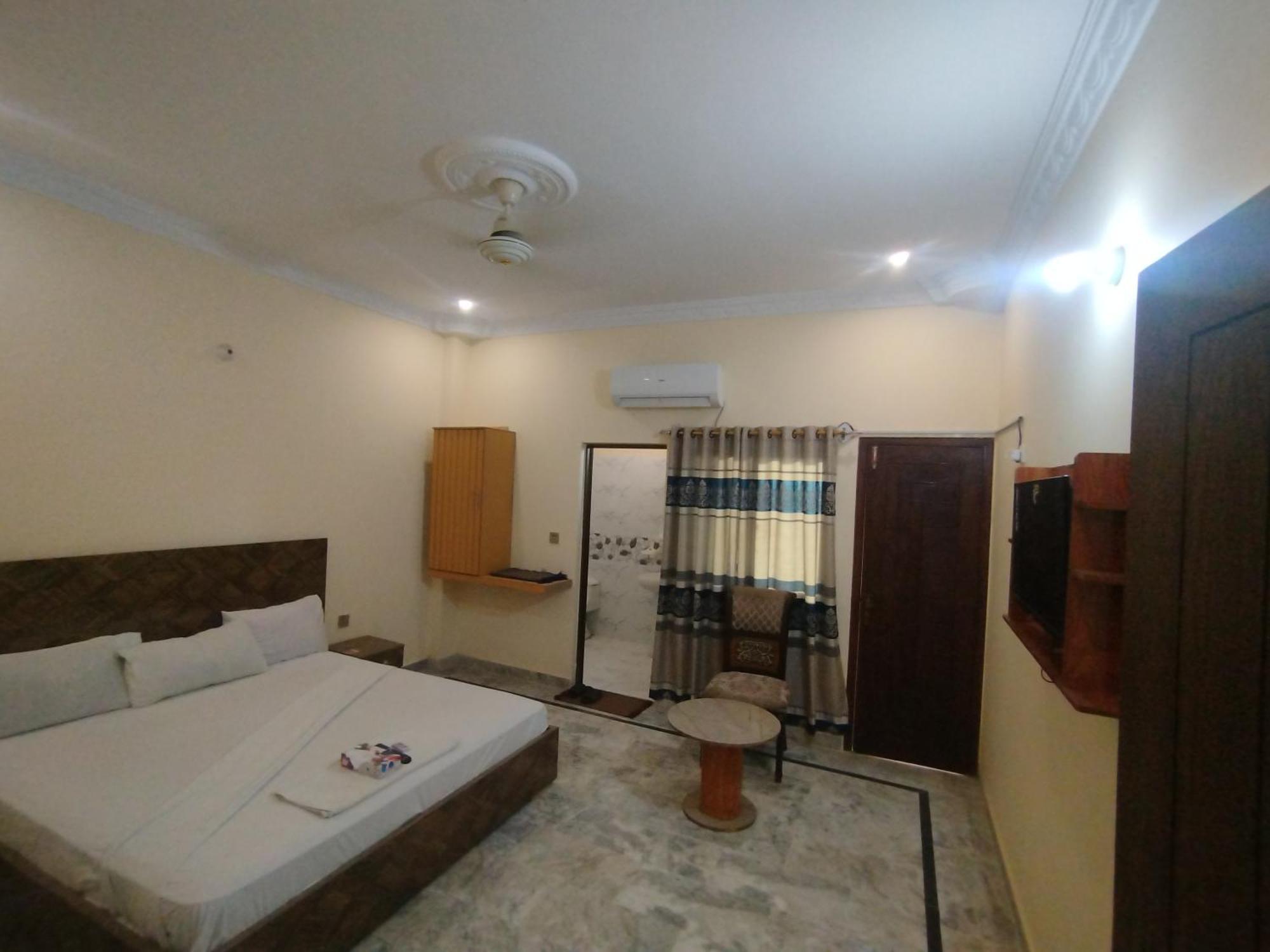 Hotel Crown Plaza, Near Karachi Airport, Darul Sehat Hospital, Dow, Agha Khan And Liaqat Hospital Eksteriør billede