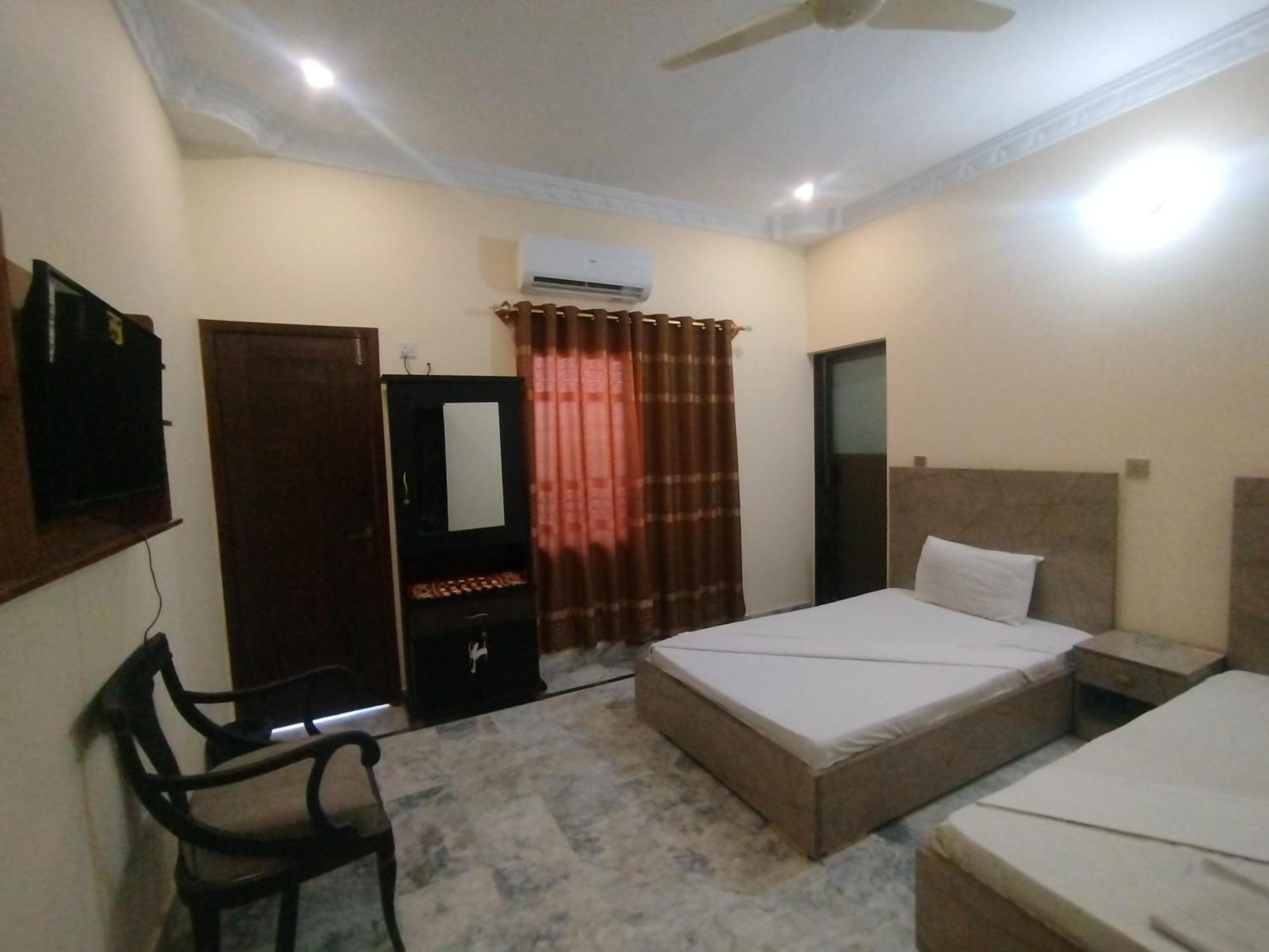 Hotel Crown Plaza, Near Karachi Airport, Darul Sehat Hospital, Dow, Agha Khan And Liaqat Hospital Eksteriør billede