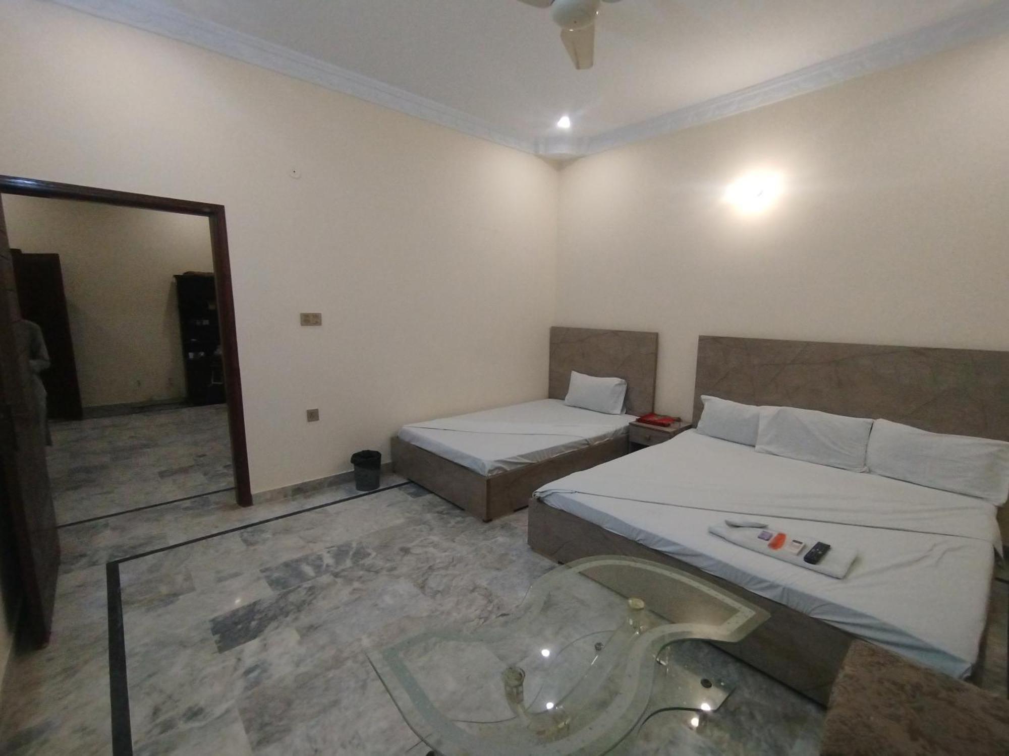 Hotel Crown Plaza, Near Karachi Airport, Darul Sehat Hospital, Dow, Agha Khan And Liaqat Hospital Eksteriør billede