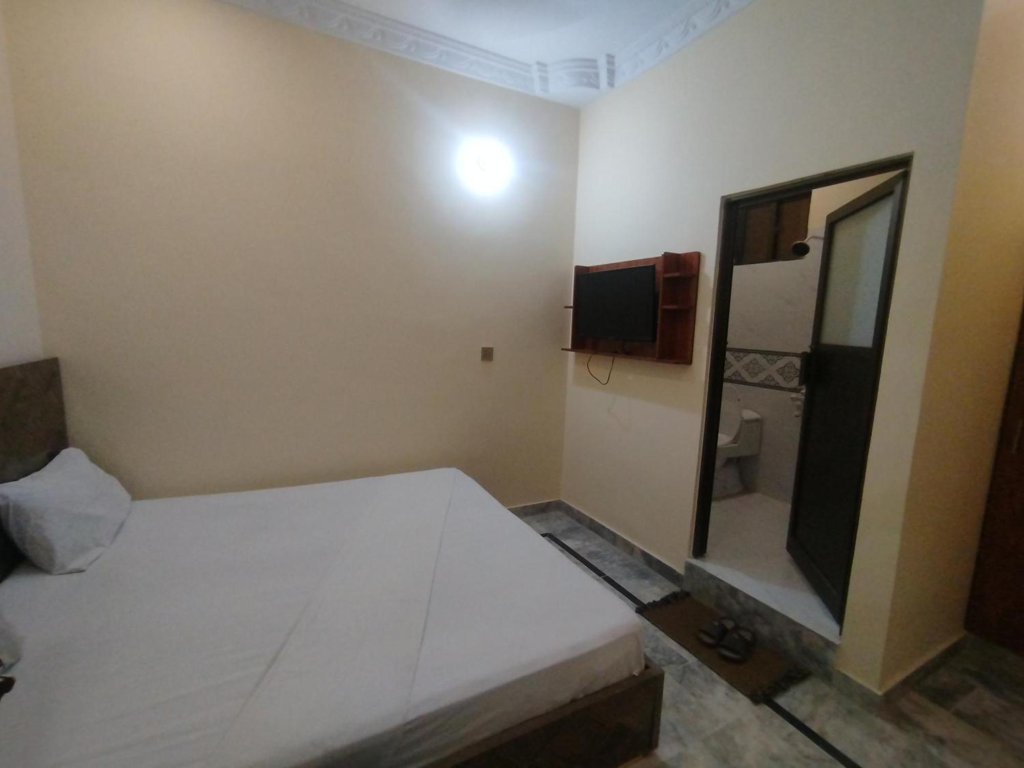 Hotel Crown Plaza, Near Karachi Airport, Darul Sehat Hospital, Dow, Agha Khan And Liaqat Hospital Eksteriør billede