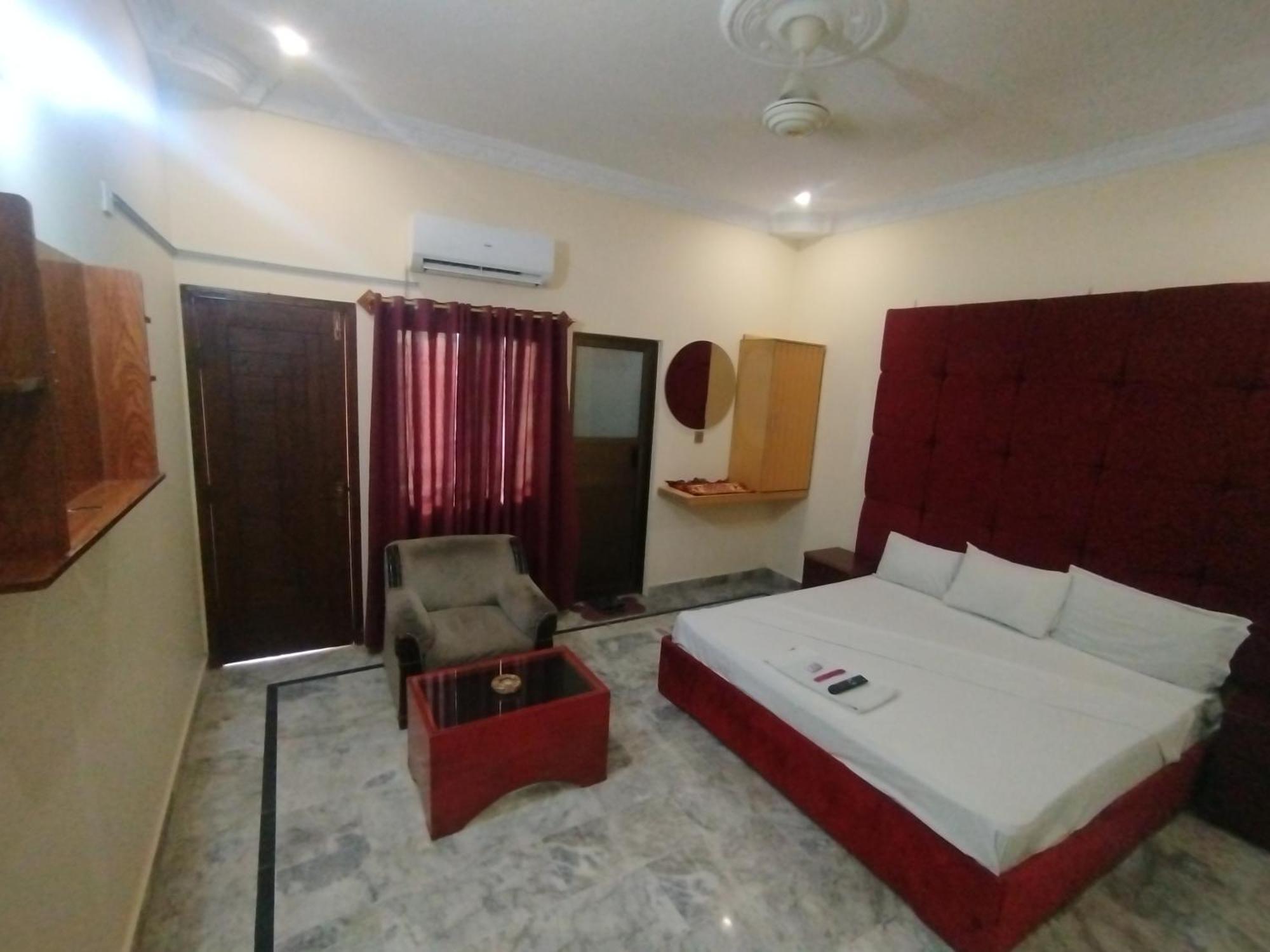Hotel Crown Plaza, Near Karachi Airport, Darul Sehat Hospital, Dow, Agha Khan And Liaqat Hospital Eksteriør billede